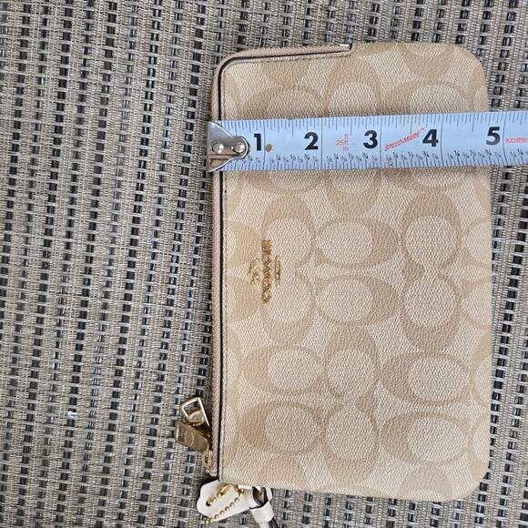 Coach Outlet F16109 Beige Double-Zip Wristlet in Signature Coated Canvas - Picture 3 of 15